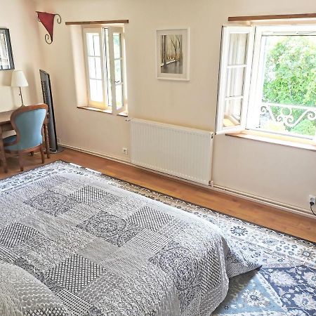 Les Jardins De Camelot Bed & Breakfast Villegouge Ngoại thất bức ảnh