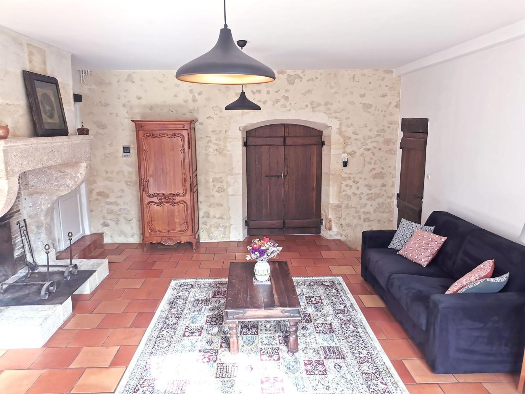 Les Jardins De Camelot Bed & Breakfast Villegouge Ngoại thất bức ảnh