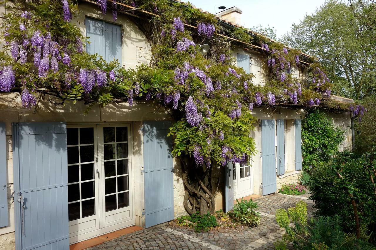 Les Jardins De Camelot Bed & Breakfast Villegouge Ngoại thất bức ảnh