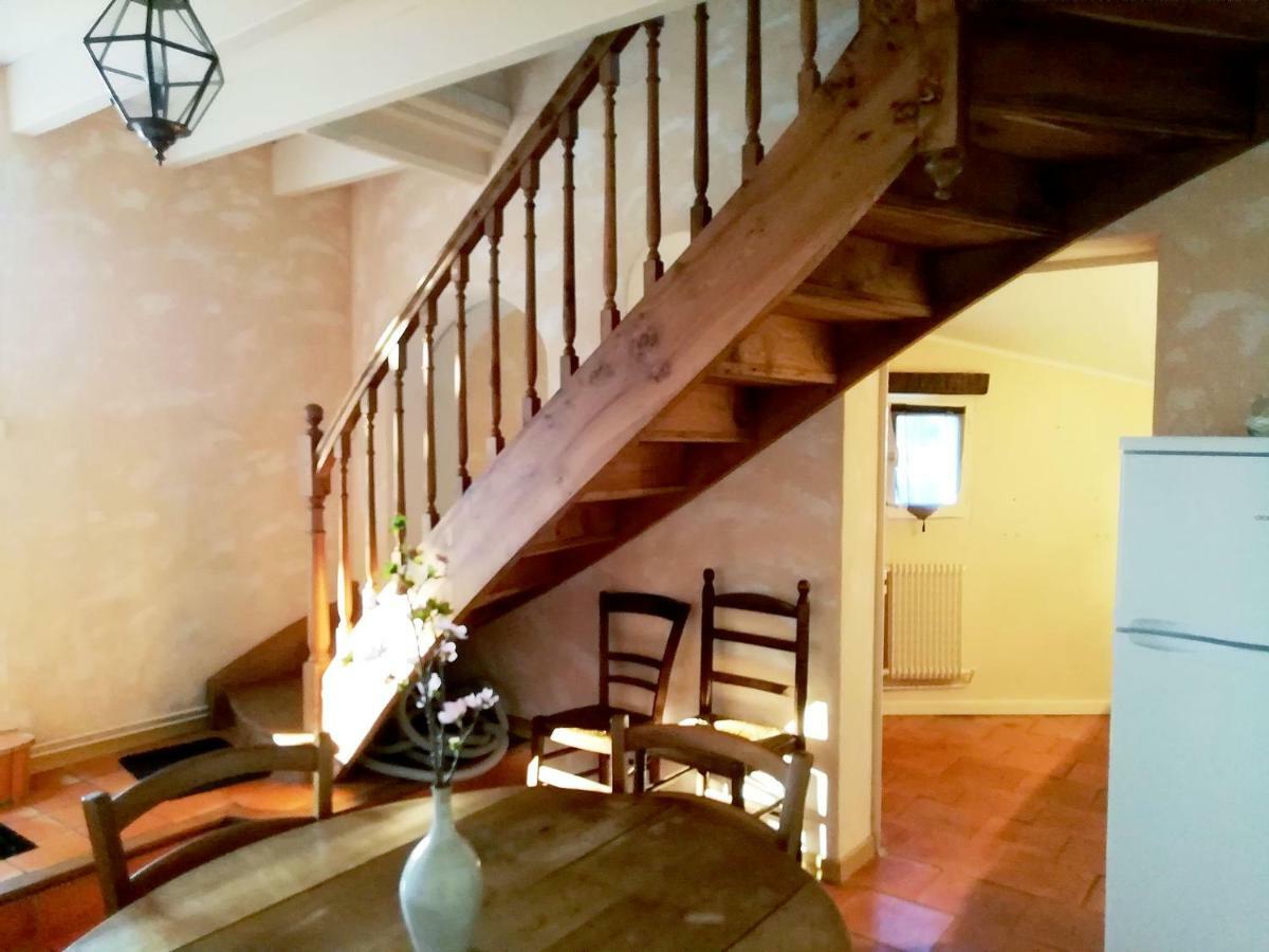 Les Jardins De Camelot Bed & Breakfast Villegouge Ngoại thất bức ảnh